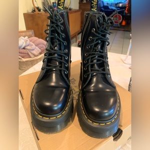 Brand new never worn Dr Martens Jadon boot size 7
